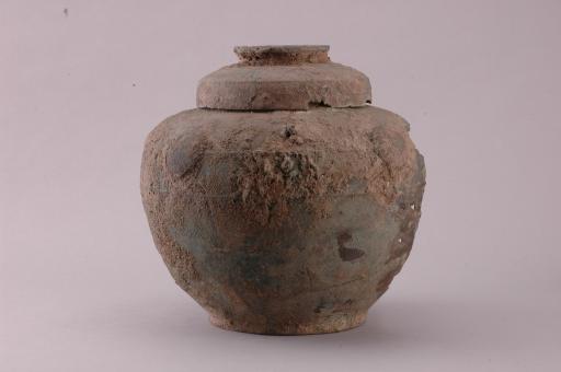 春秋时代弧腹平底圆圈形钮盖铜缶