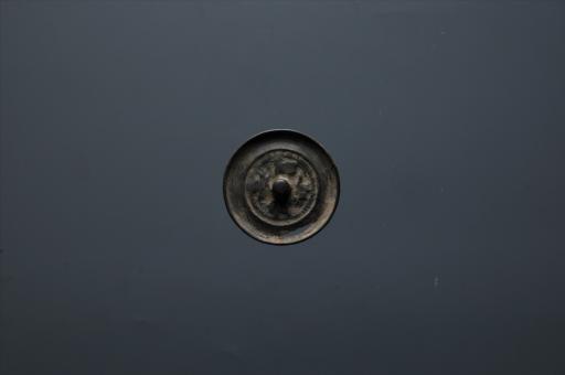 宋柱钮弦纹铜镜