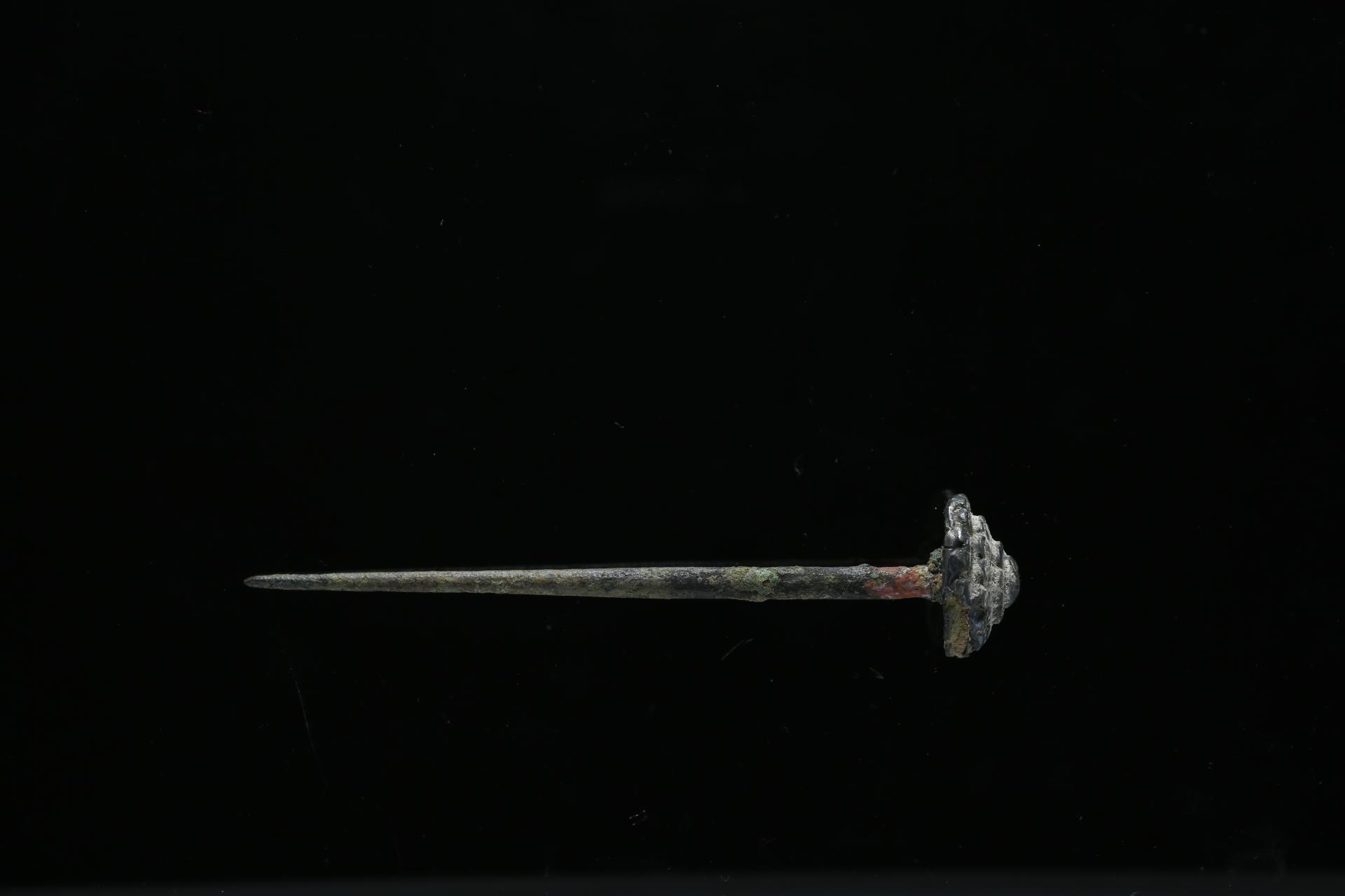 明三层花瓣状银簪