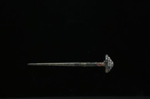 明三层花瓣状银簪