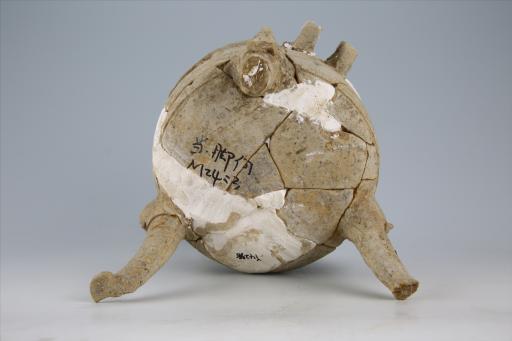 战国中期敛口直壁方耳兽面蹄足凹弦纹夹砂红褐陶鼎