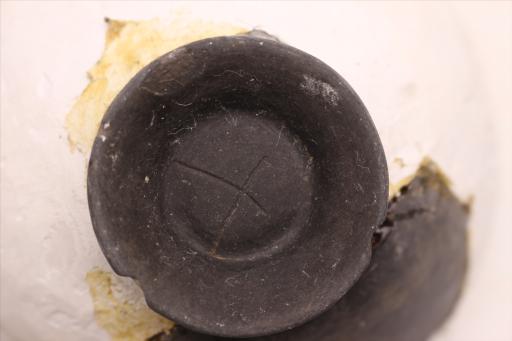 新石器时代屈家岭文化侈口弧腹圈足X形刻划符号泥质黑陶碗