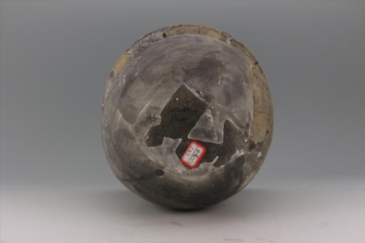 新石器时代屈家岭文化侈口深腹平底凸弦纹夹细砂黑皮陶罐