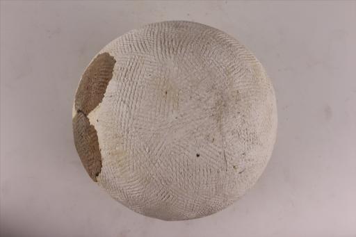 新石器时代屈家岭文化侈口鼓腹绳纹夹炭红褐陶釜