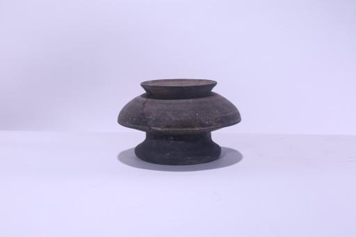 新石器时代屈家岭文化折腹夹砂黑陶盂