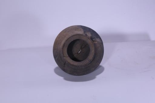 新石器时代屈家岭文化折腹夹砂黑陶盂