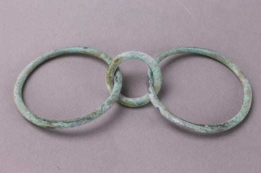 战国时期素面三连铜环