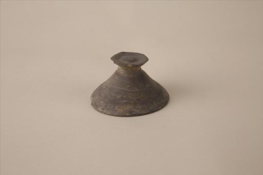 新石器时代屈家岭文化覆碗状泥质黑陶器盖