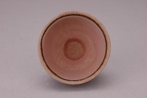 宋弧腹喇叭形足酱釉瓷灯