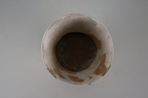 商侈口长颈扁腹圈足橙红陶壶