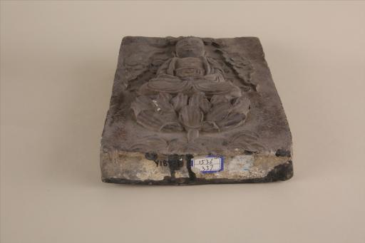 明长方形浮雕禅定印坐佛像泥质灰陶墓砖