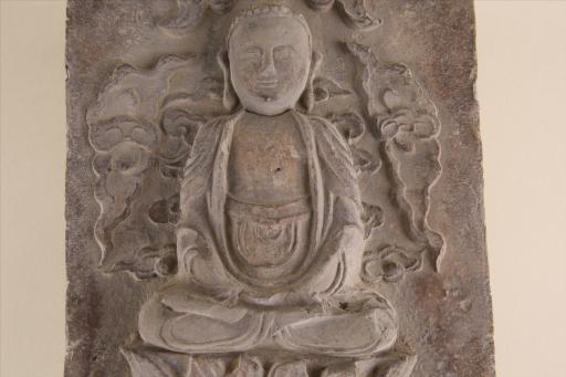 明长方形浮雕禅定印坐佛像泥质灰陶墓砖