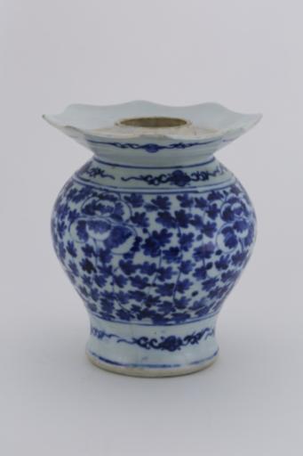 清镇江阁青花瓷宝顶