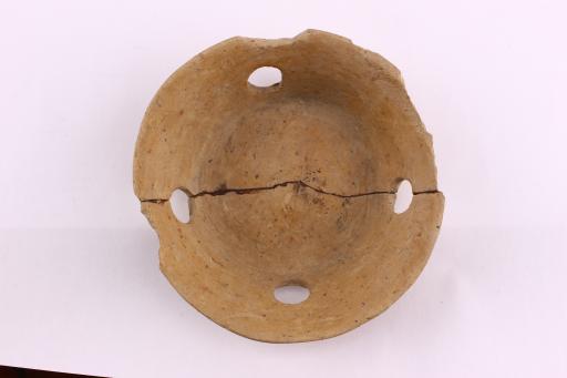 新石器时代大溪文化刻划符号夹砂内黑外橙黄陶圈足