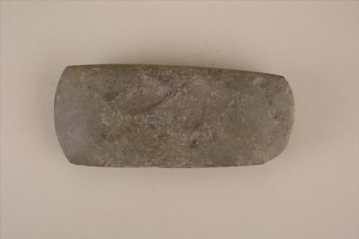 新石器时代大溪文化长条形弧顶弧刃青灰色石斧
