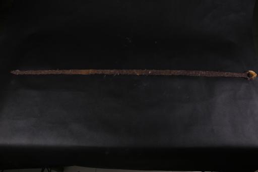 东汉环首平背弧刃铁剑