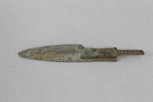 战国时期双翼圆铤铜箭镞