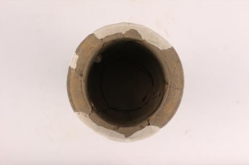 新石器时代屈家岭文化敛口斜壁镂孔圈足泥质黑陶杯