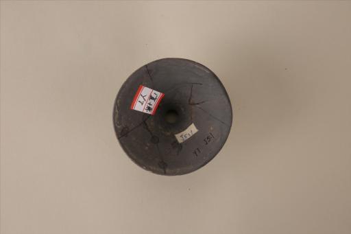 新石器时代屈家岭文化覆碗状泥质黑陶器盖
