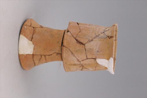 新石器时代大溪文化斜直腹高圈足凹弦纹红陶杯