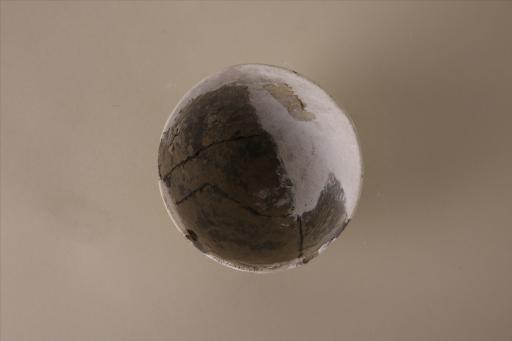 商侈口弧腹喇叭形矮圈足夹砂外红内黑陶杯