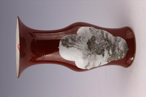 中华民国开光山水纹酱红釉瓷瓶