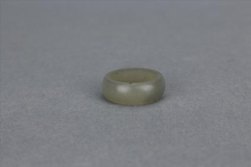 中华民国灰色玉戒指