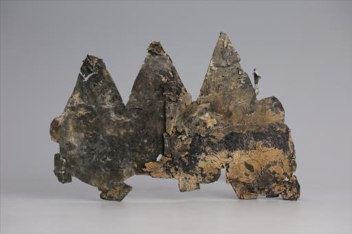 春秋时期兽形三尾包锡箔锡饰片