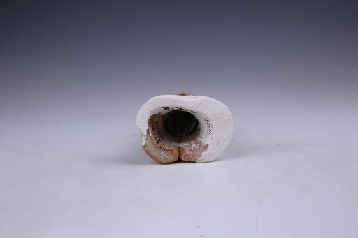东汉站姿拱手夹砂红陶人俑