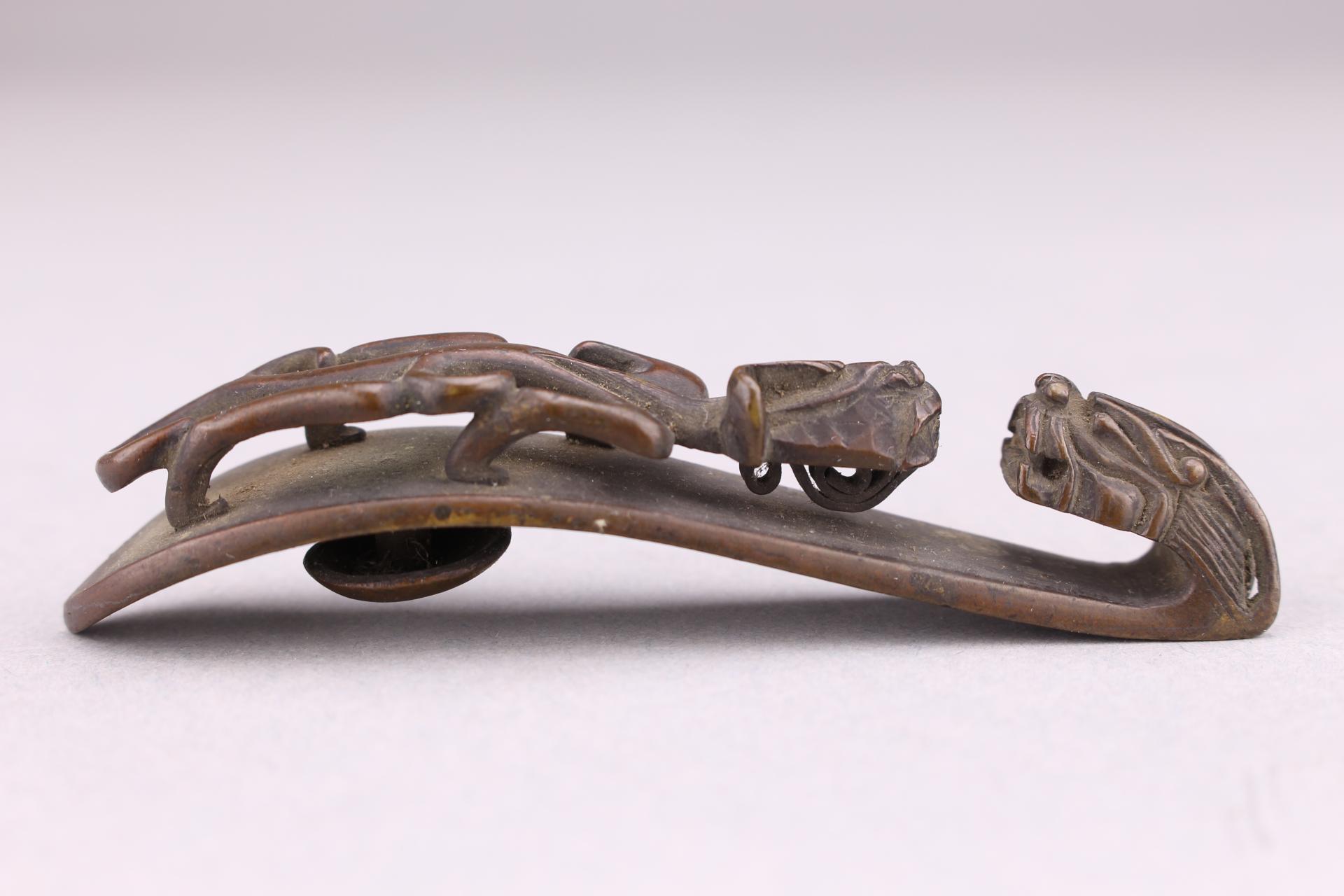 清仿战国龙首铜带钩