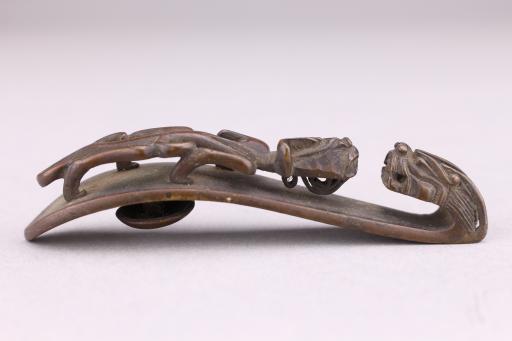 清仿战国龙首铜带钩