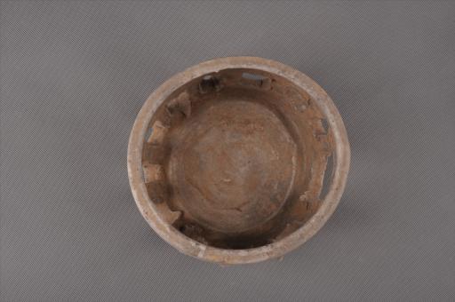 东汉敛口弧腹平底镂空夹细砂灰陶猪圈