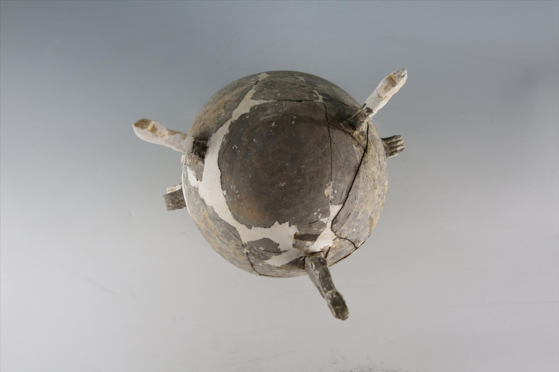 战国时期椭圆形子母敛口对称环纽变异鹿状纽足泥质褐陶敦