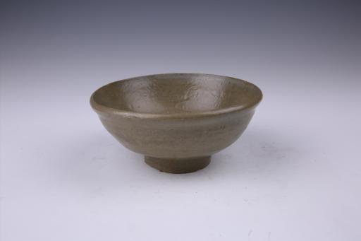 明龙泉窑侈口圈足青釉瓷碗