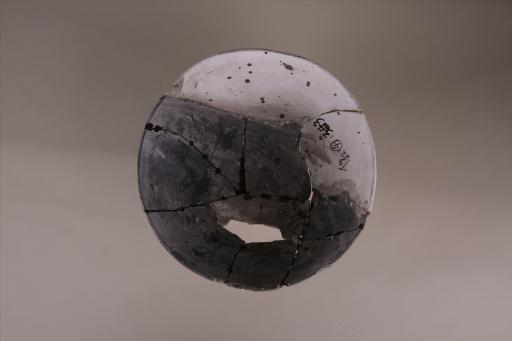 新石器时代屈家岭文化侈口弧腹矮圈足泥质黑陶碗