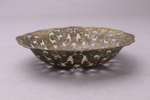 清花口镂空壁铜碟