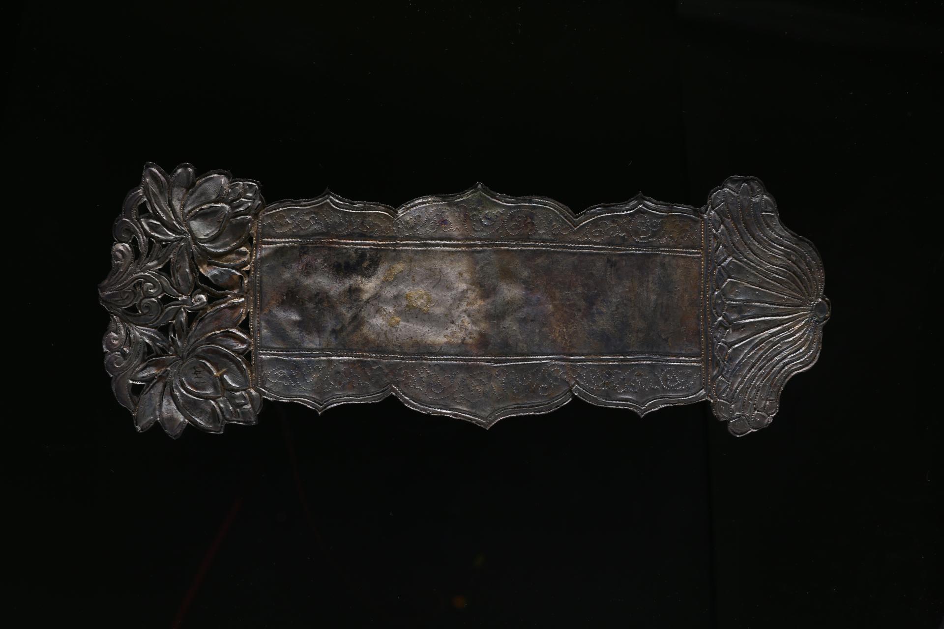 元长条牌状银饰