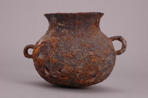 汉鼓腹环耳圜底铁鍪