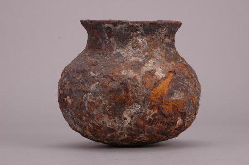 汉鼓腹环耳圜底铁鍪