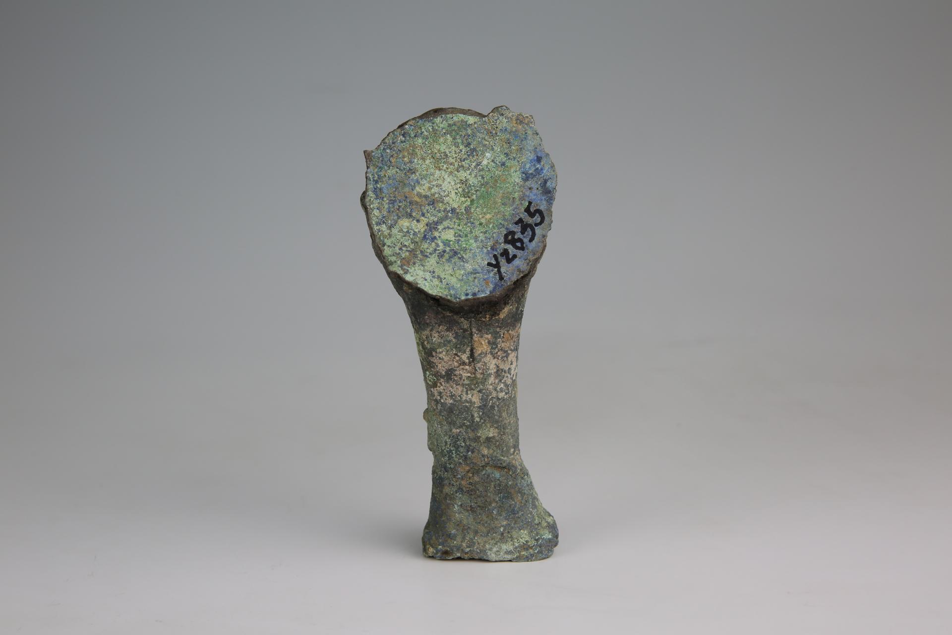 周蹄形圆雕兽面纹铜鼎足