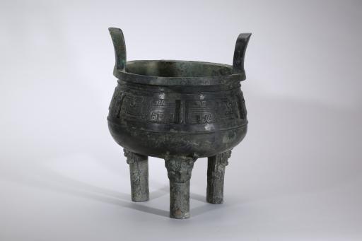 西周中期牛首柱足兽面纹铜鼎