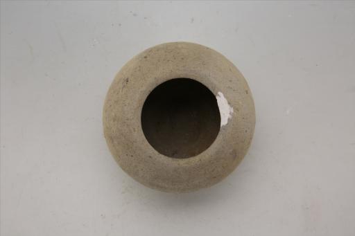 东汉敛口扁鼓腹凹弦纹泥质灰陶釜