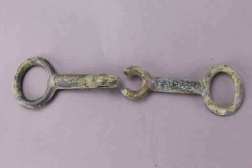 春秋晚期素面铜马衔