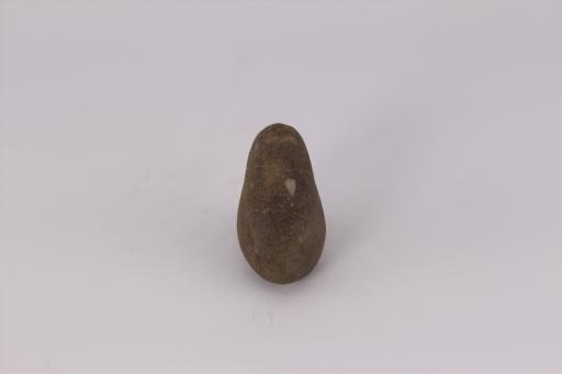 商椭圆形灰黑色石块