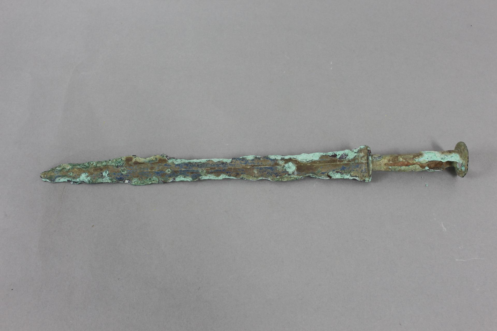 战国时期空心茎素面青铜剑