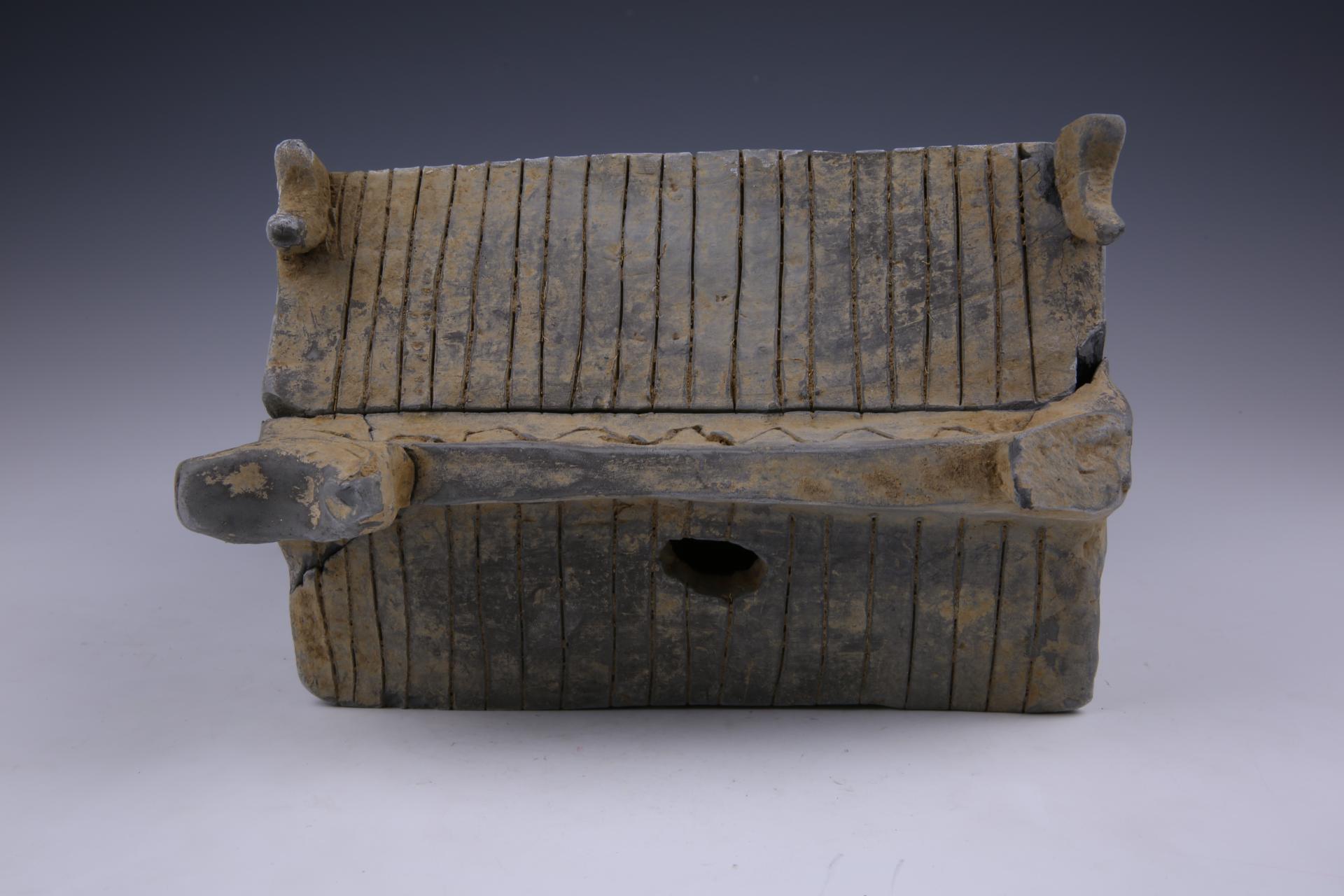 明硬山顶夹砂灰陶楼