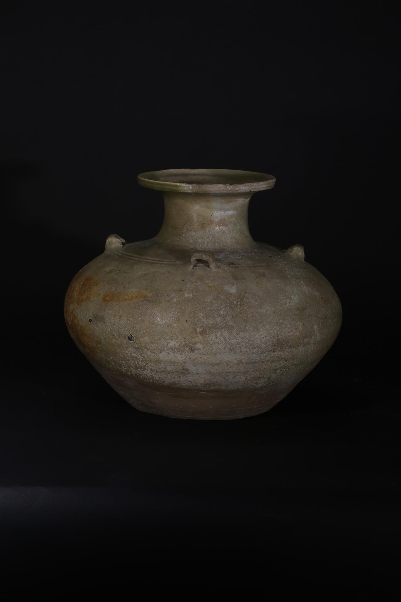 西晋盘口四系青釉瓷罐