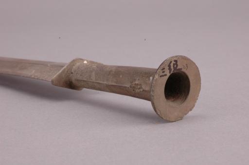 战国早期长身空茎铜剑