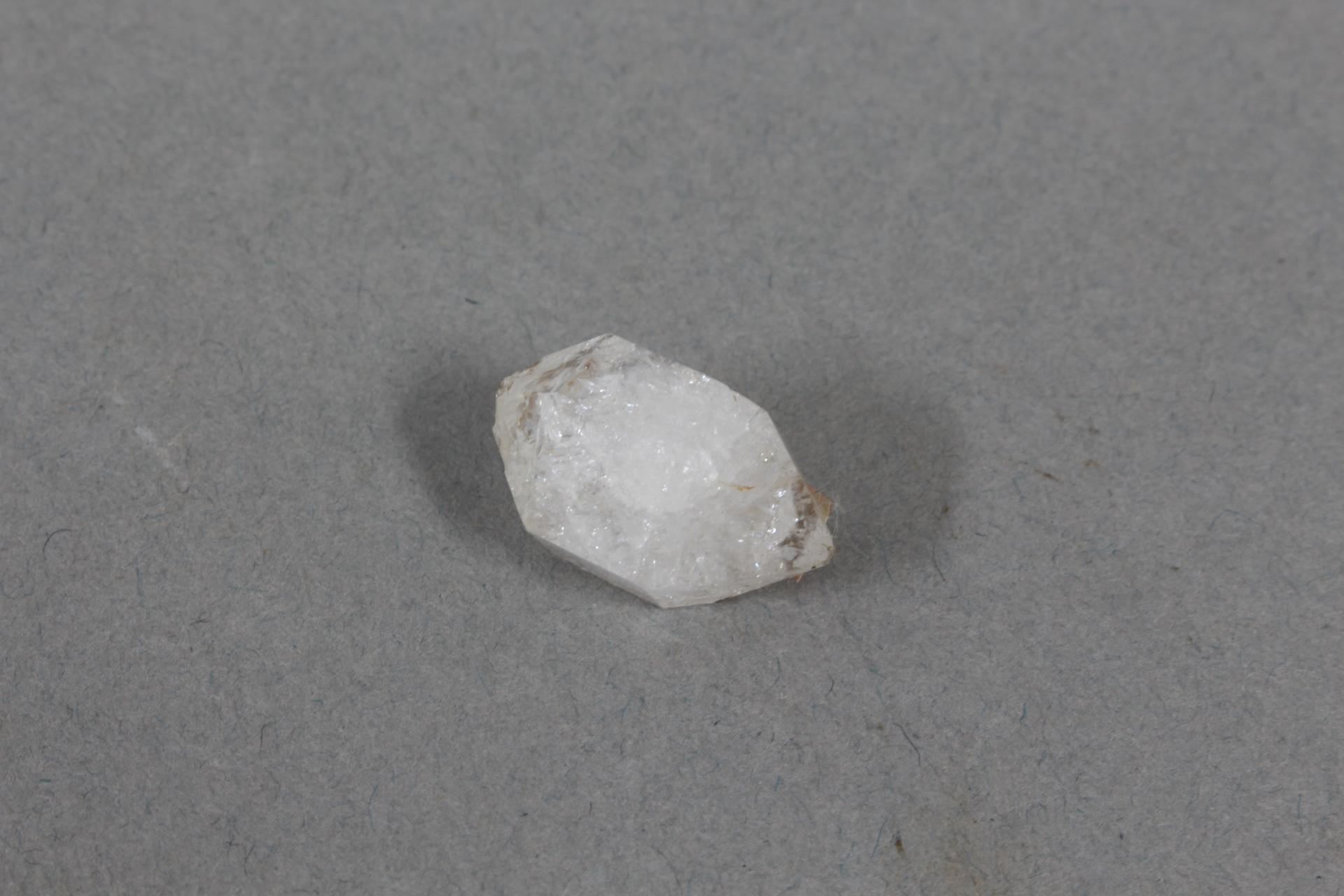 东汉六面体无色透明水晶器