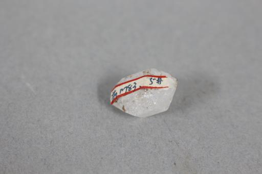 东汉六面体无色透明水晶器